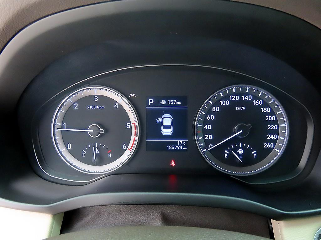 HYUNDAI Grandeur - Vista 9