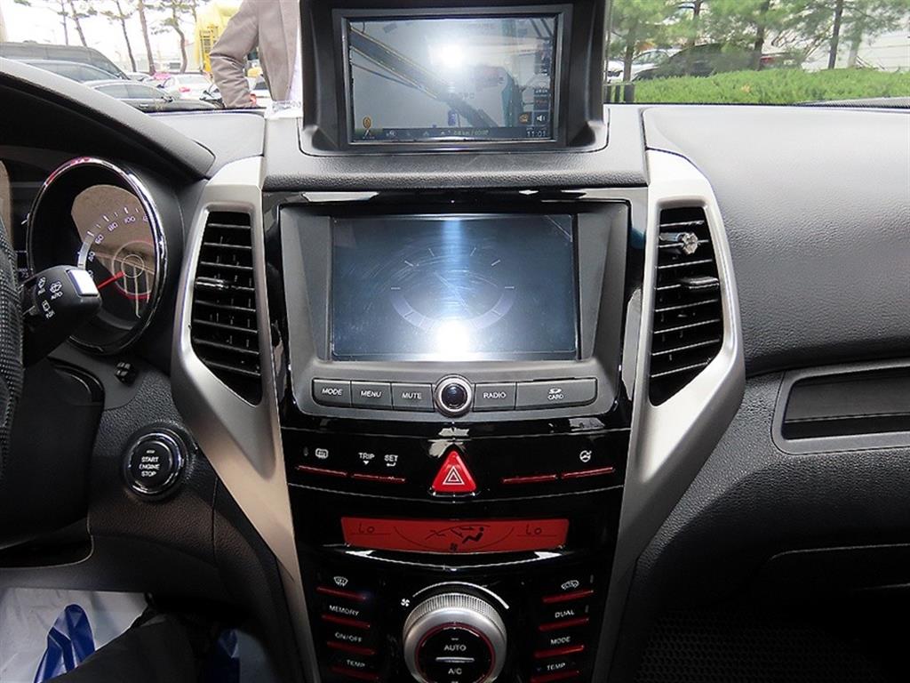 Ssangyong Tivoli 2015 Rojo - Importación desde Corea - HF Imports Iquique - Foto 13