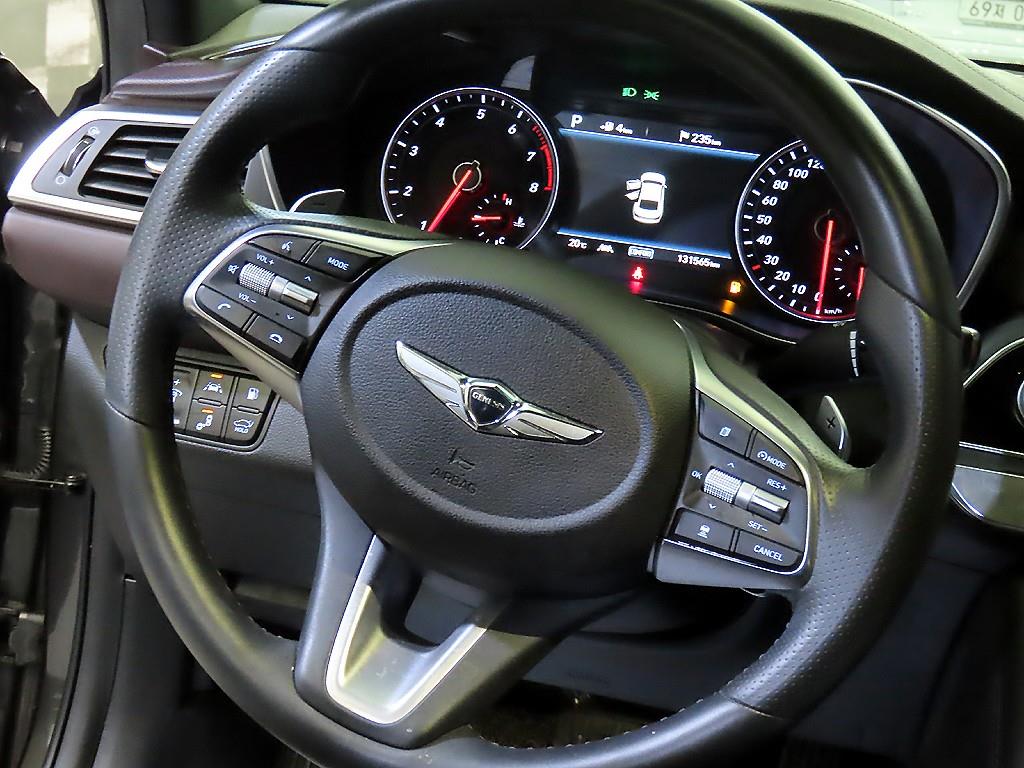 Genesis G70 - Vista 8