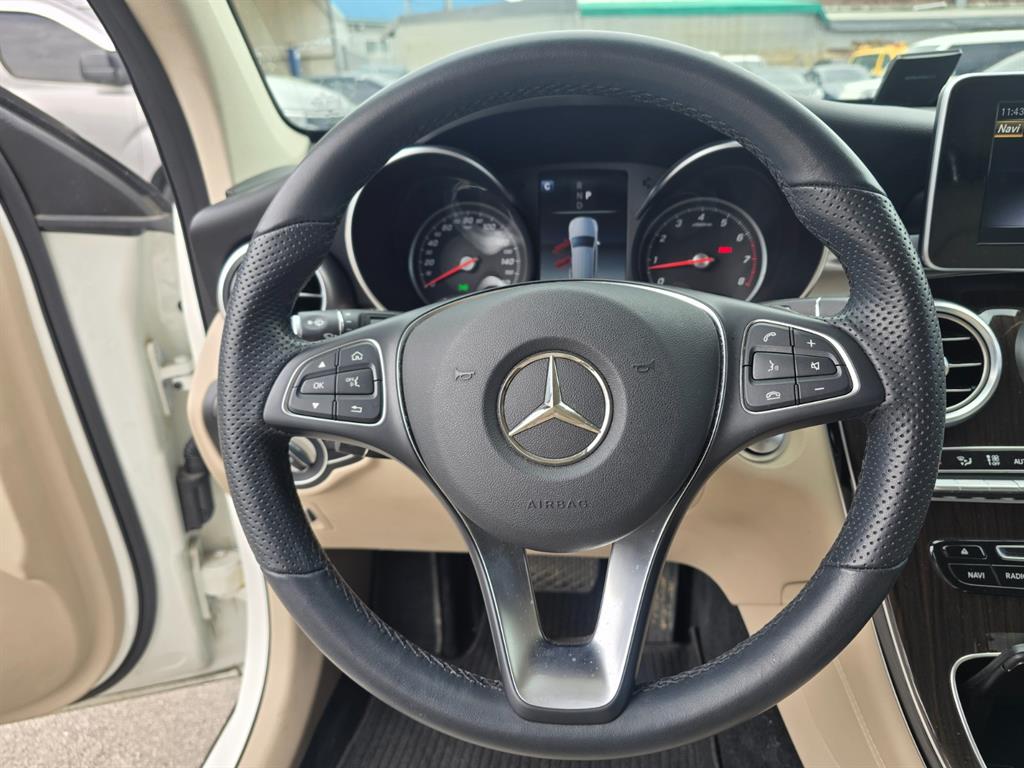 Mercedes Benz GLC Class - Vista 9