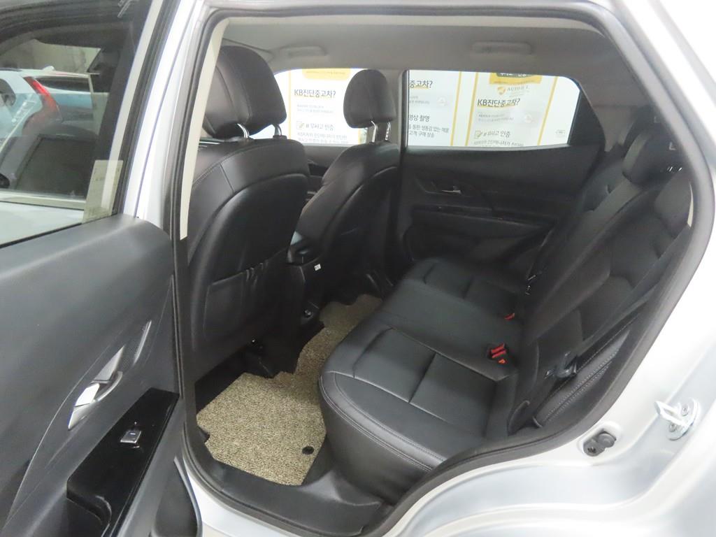 Ssangyong Korando - Vista 6