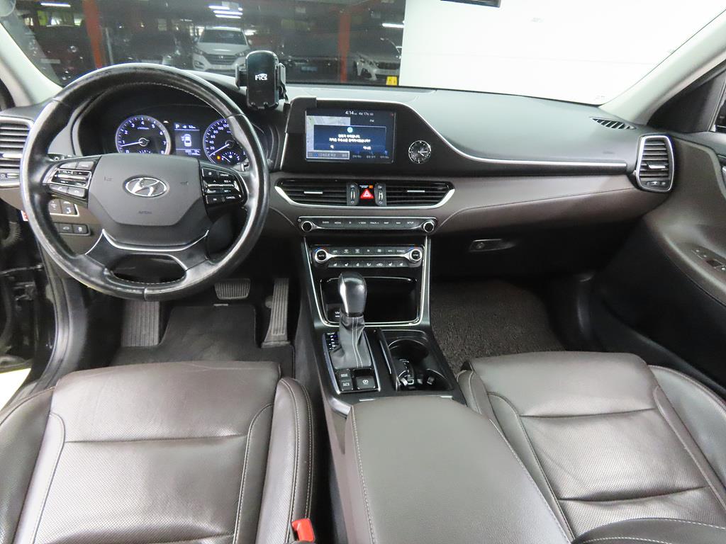 HYUNDAI Grandeur - Vista 7