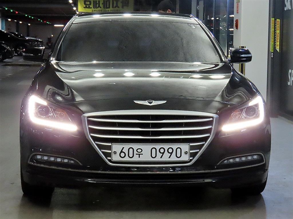 HYUNDAI Genesis - Vista 2