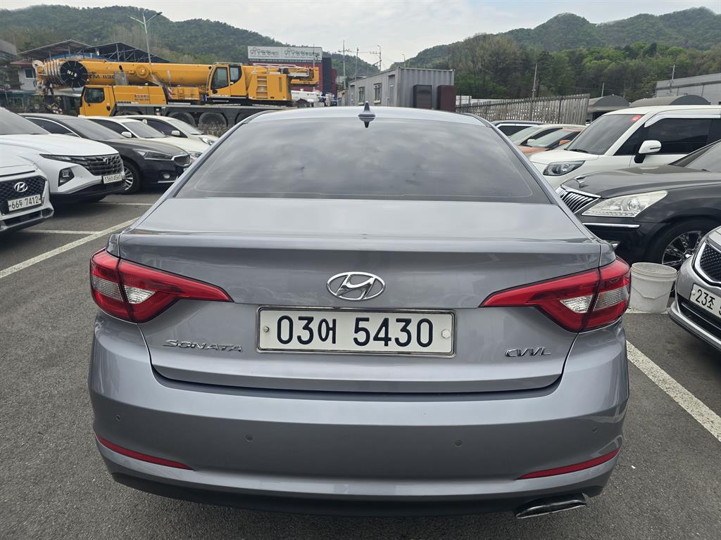 HYUNDAI Sonata - Vista 4