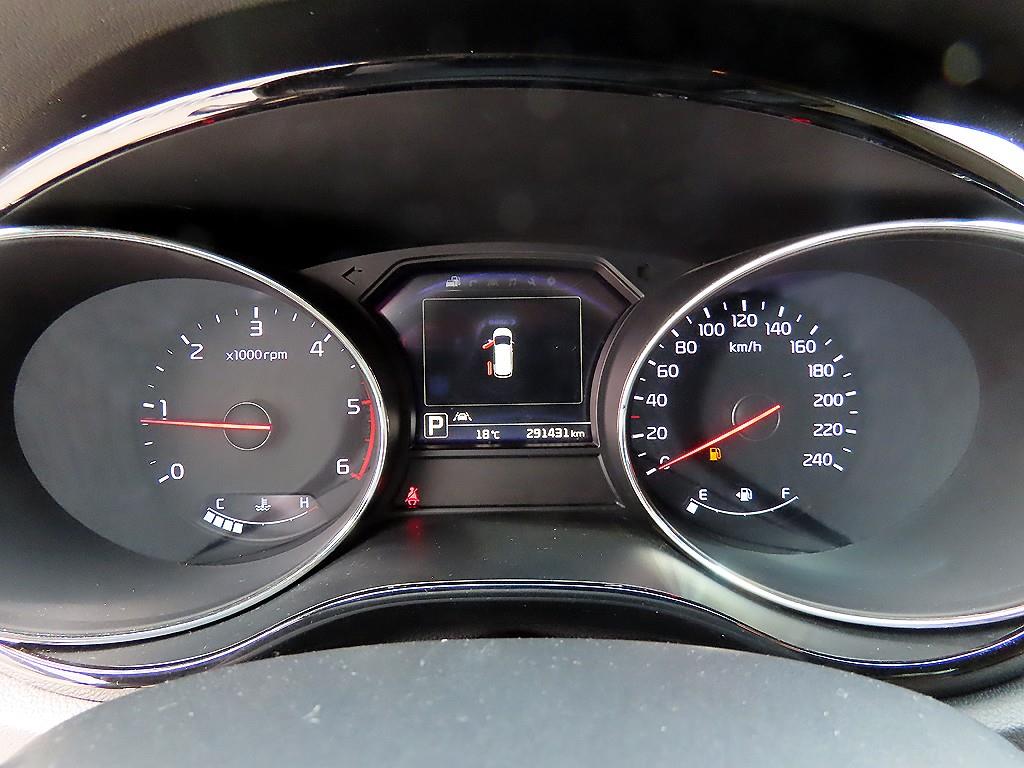 KIA Carnival - Vista 10