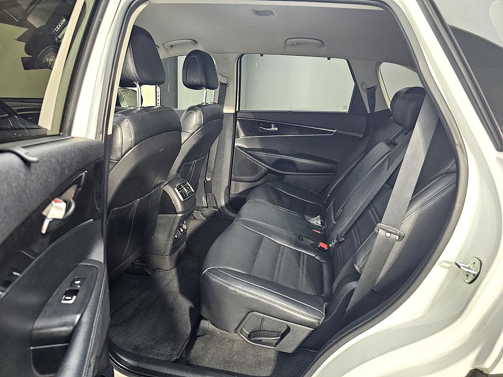 KIA Sorento - Vista 9