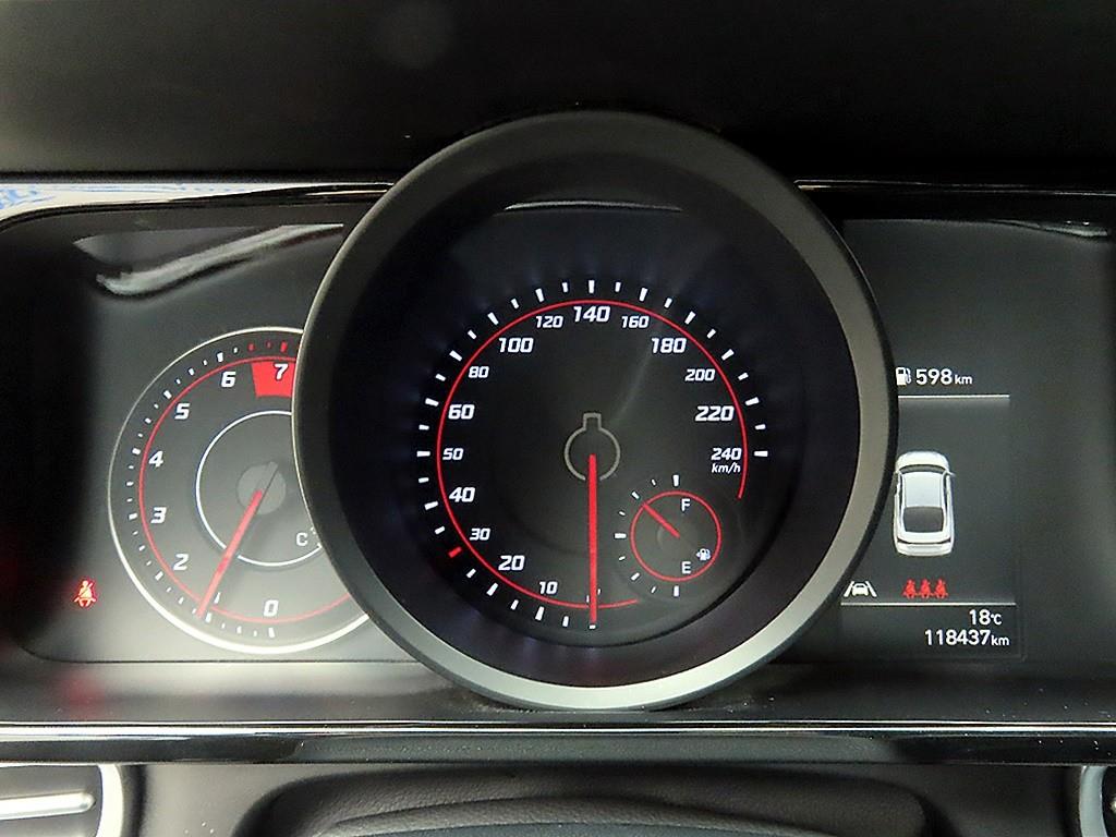 HYUNDAI Avante - Vista 8