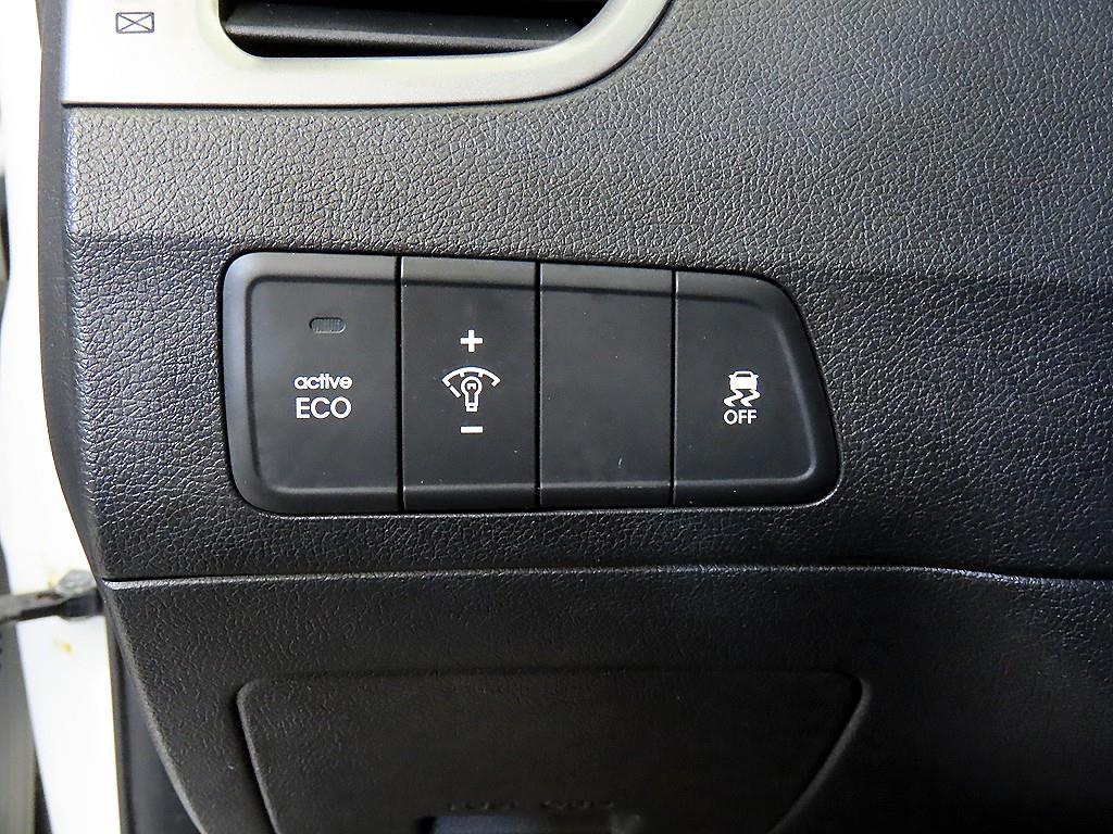 HYUNDAI Avante 2011 Blanco - Importación desde Corea - HF Imports Iquique - Foto 13