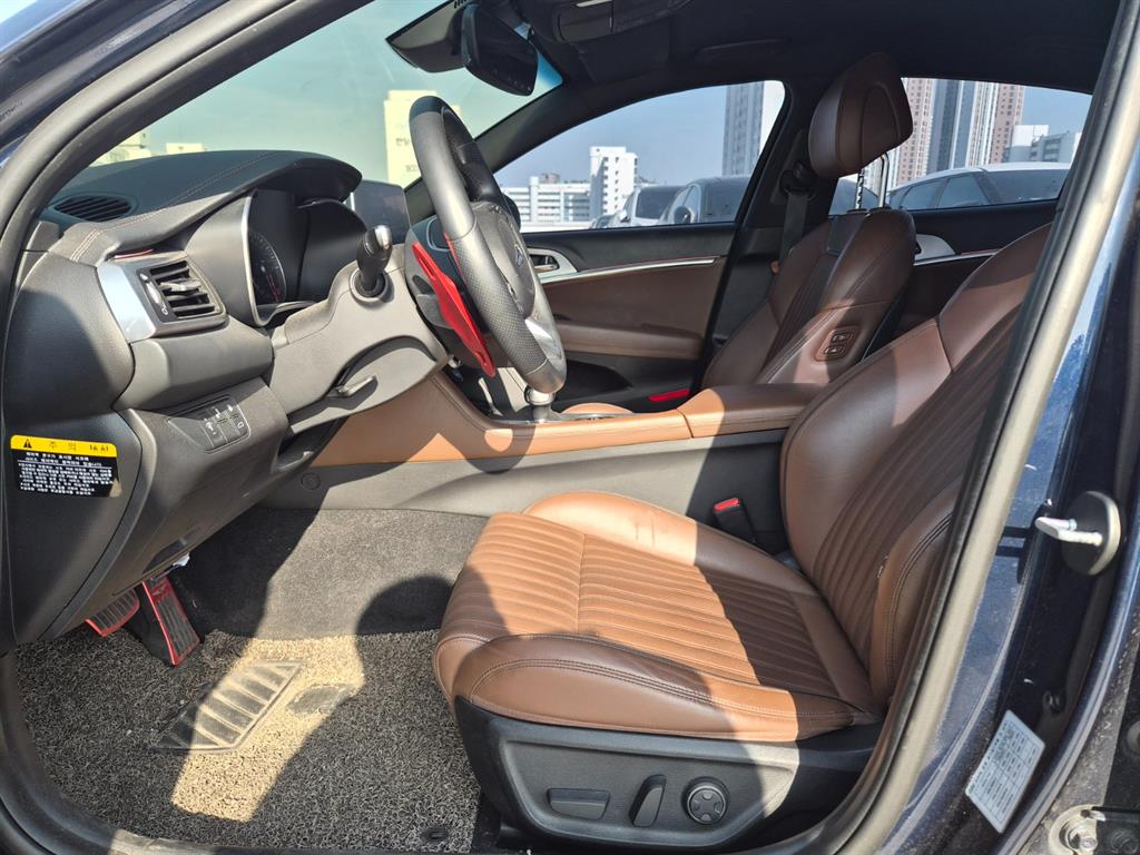 Genesis G70 - Vista 11