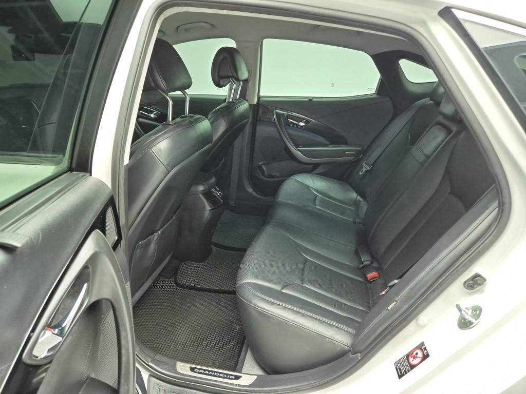 HYUNDAI Grandeur - Vista 12