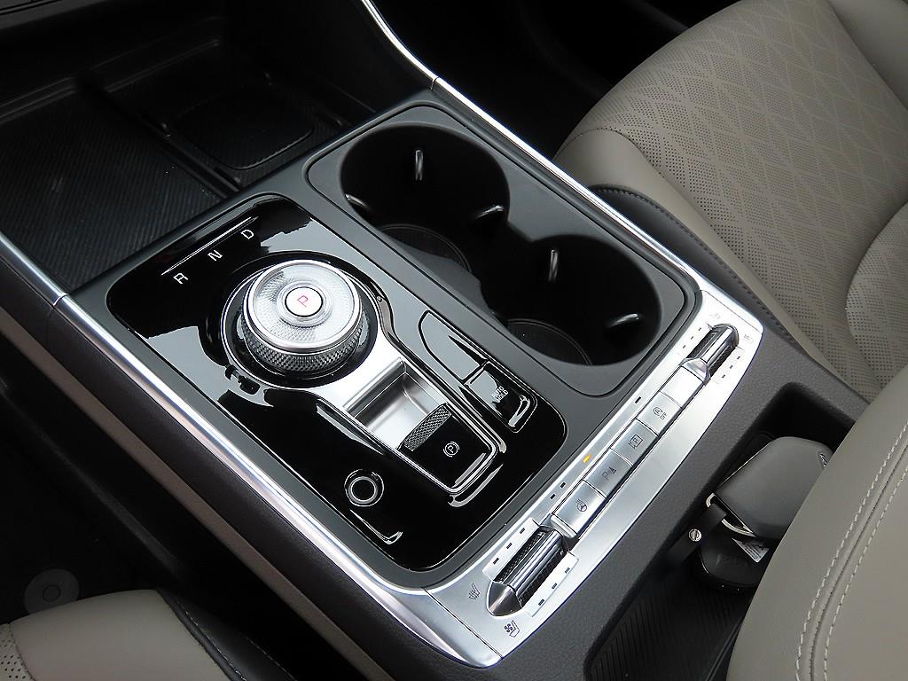 KIA Carnival - Vista 11