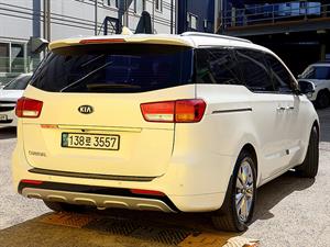 KIA Carnival - Vista 8
