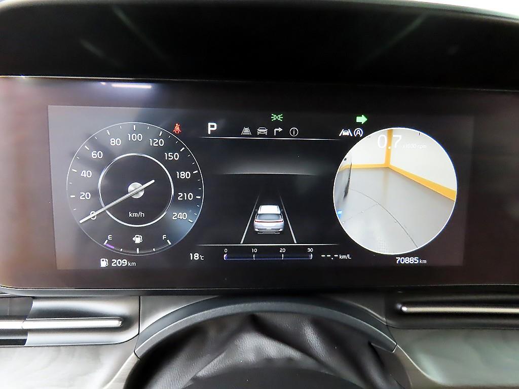 KIA Carnival - Vista 8