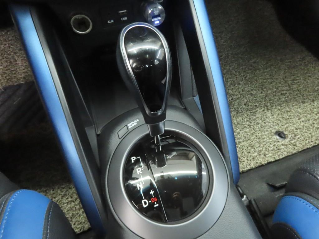 HYUNDAI Veloster - Vista 12