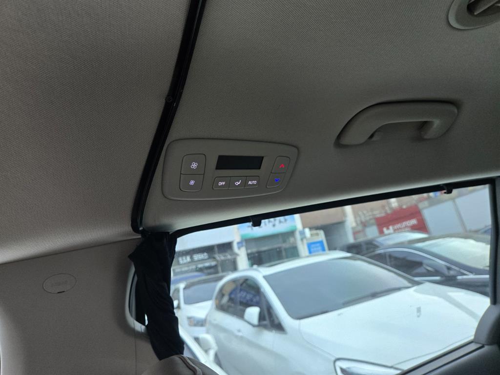 KIA Carnival 2021 the color of pearl - Importación desde Corea - HF Imports Iquique - Foto 14