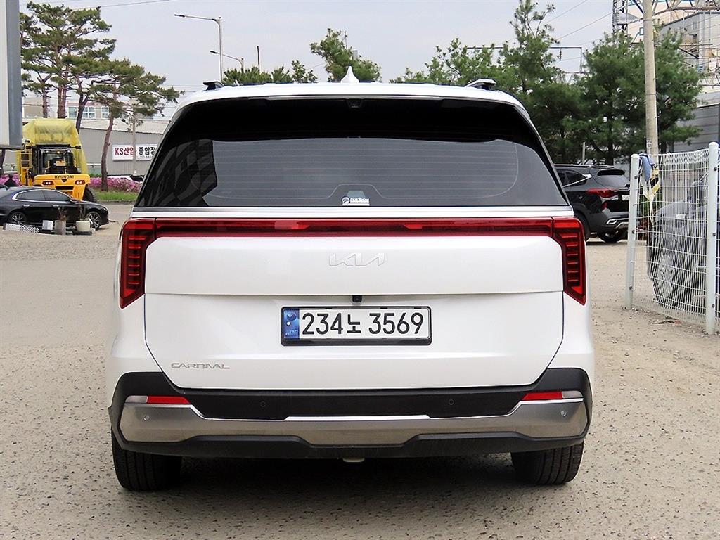 KIA Carnival - Vista 4