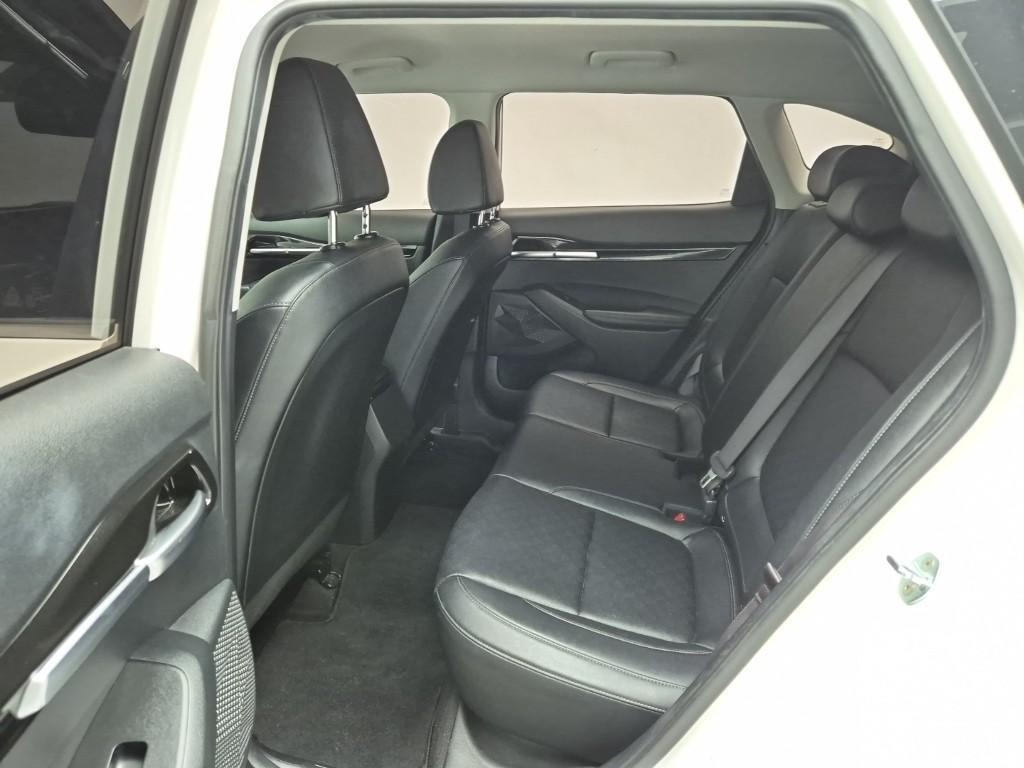 KIA Seltos - Vista 12