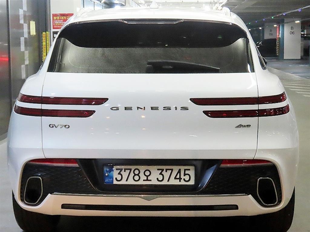 Genesis GV70 - Vista 5