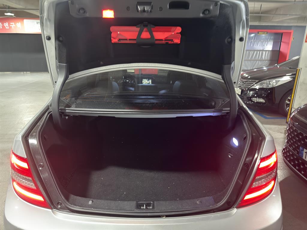 Mercedes Benz C Class - Vista 7