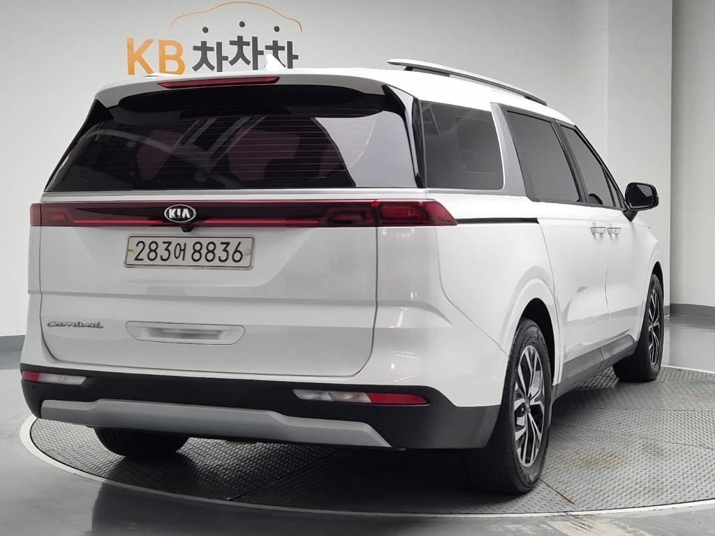 KIA Carnival - Vista 3