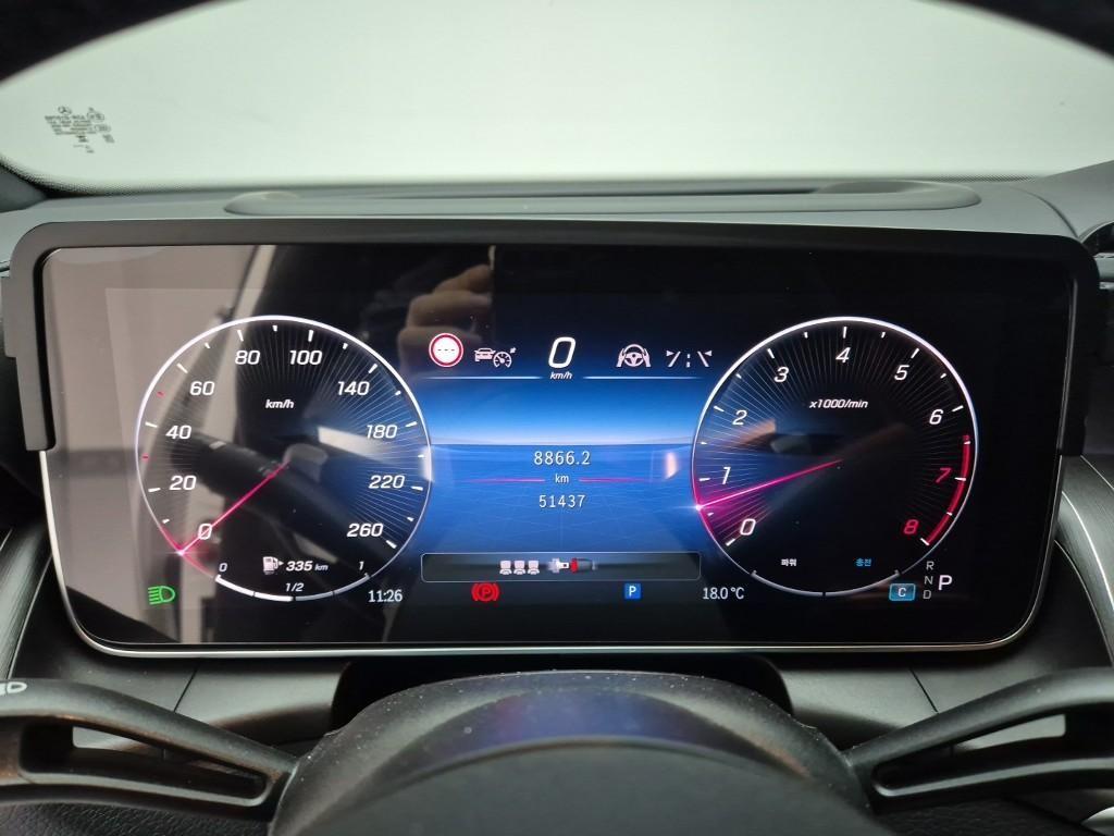 Mercedes Benz GLC Class - Vista 6