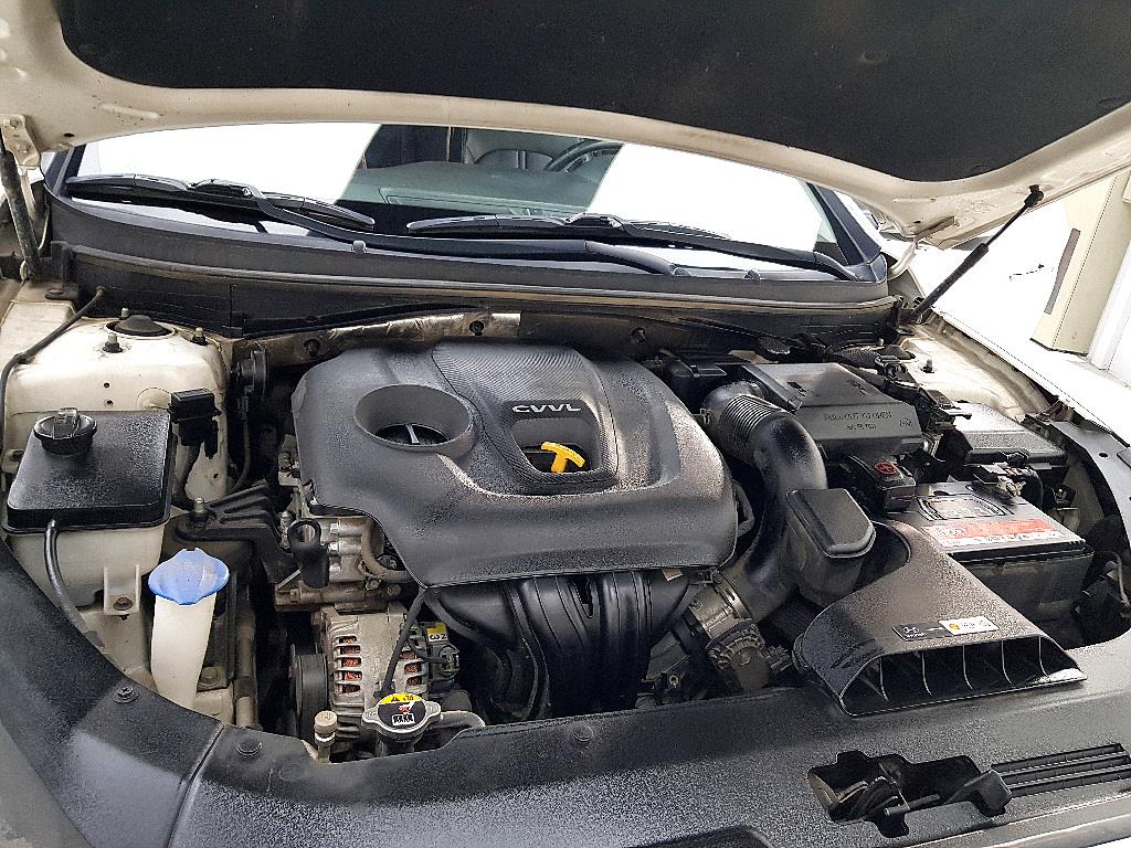HYUNDAI Sonata - Vista 6