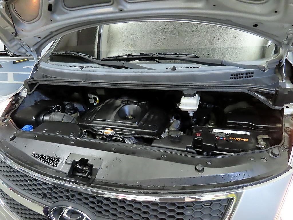 HYUNDAI Starex 2011 Plateado - Importación desde Corea - HF Imports Iquique - Foto 16