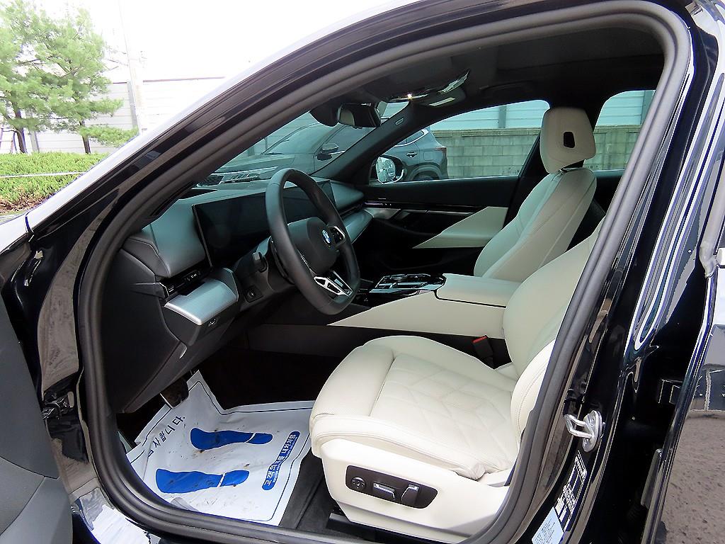 BMW 5 Series - Vista 5