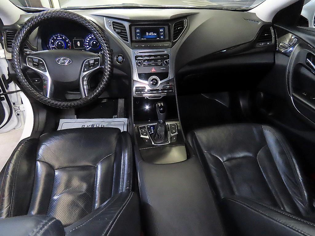 HYUNDAI Grandeur - Vista 10