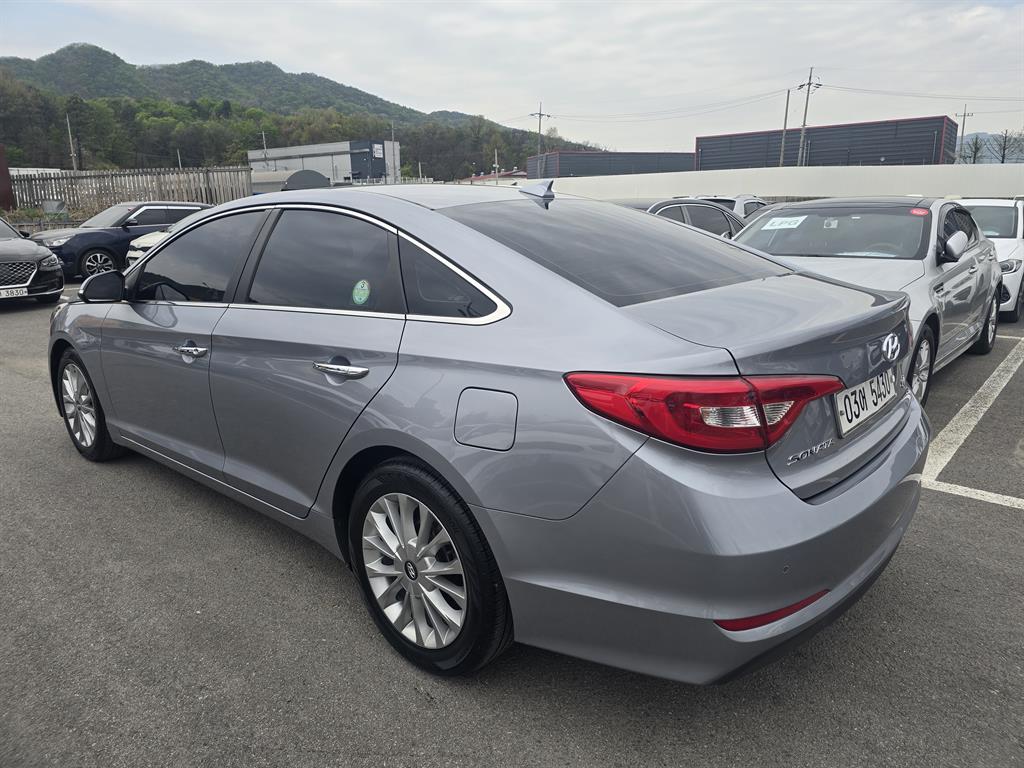 HYUNDAI Sonata - Vista 6