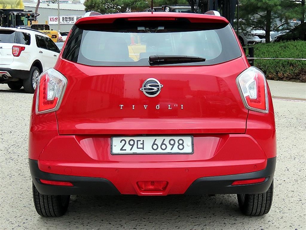 Ssangyong Tivoli - Vista 4