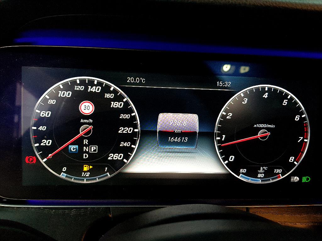 Mercedes Benz E class - Vista 7