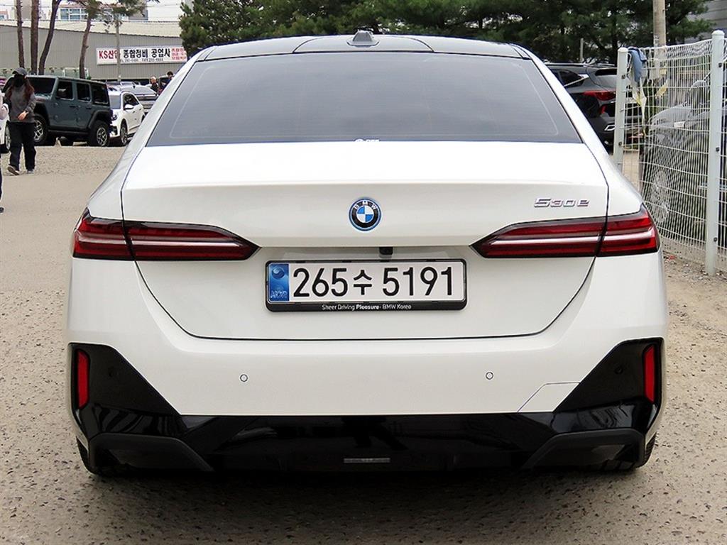 BMW 5 Series - Vista 4