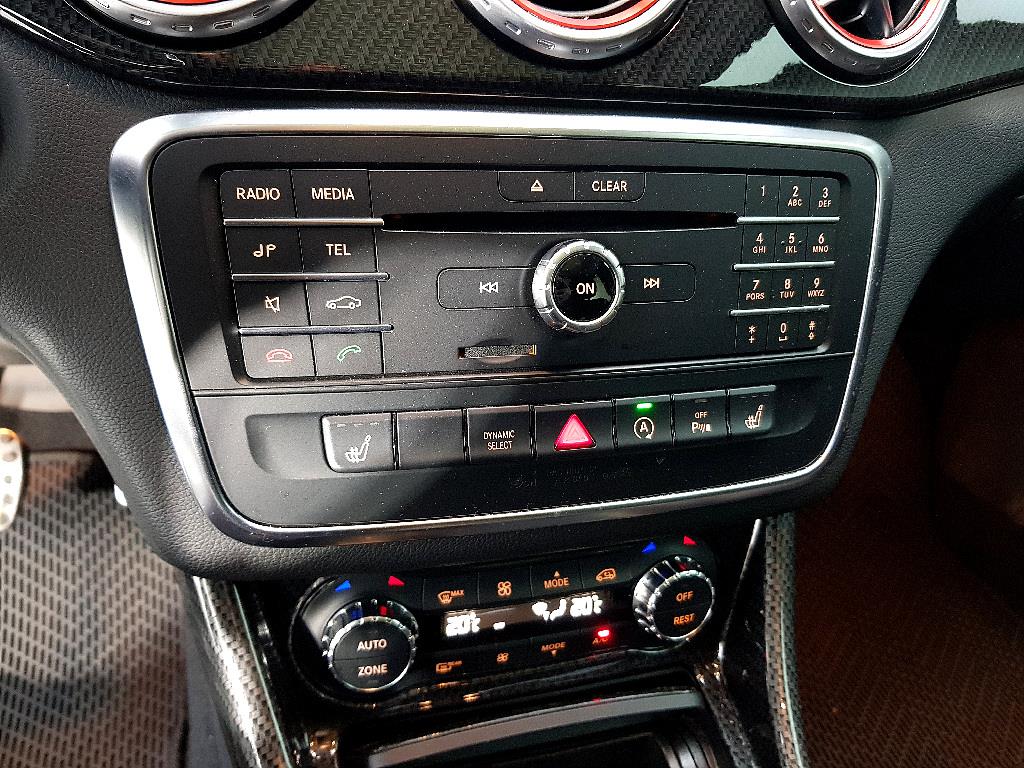 Mercedes Benz GLA Class - Vista 11