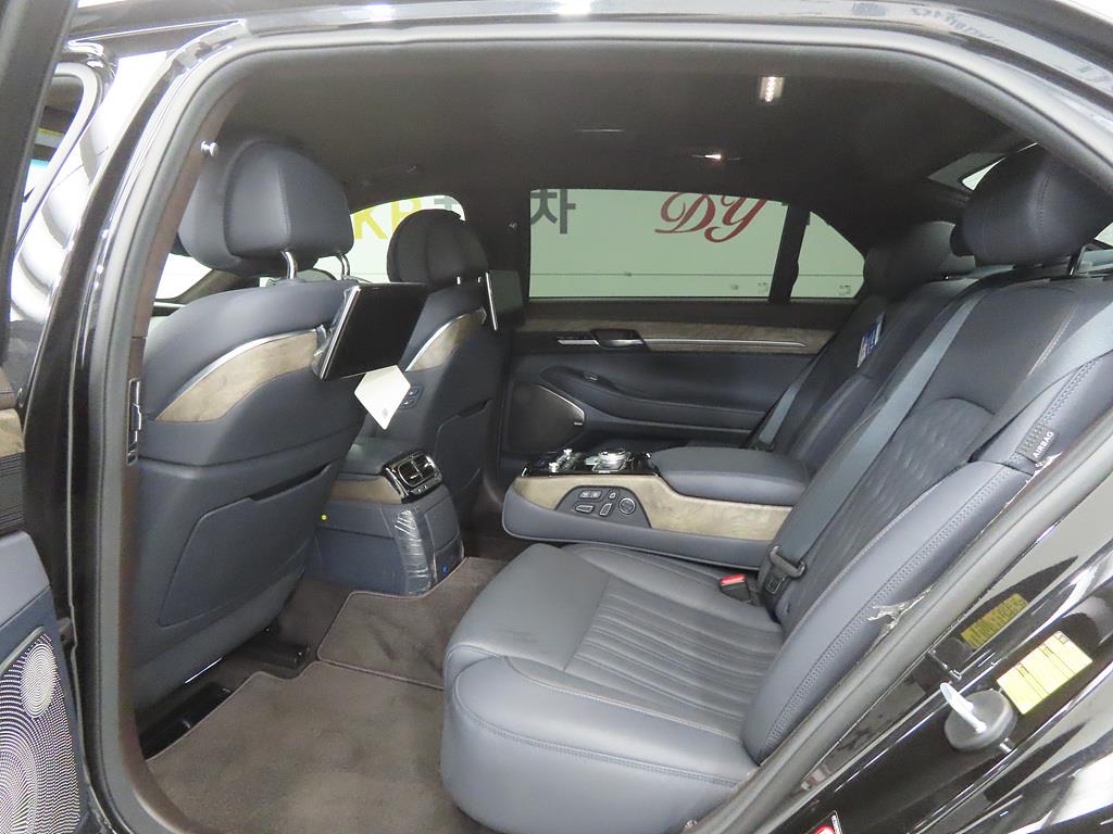 Genesis G90 - Vista 6