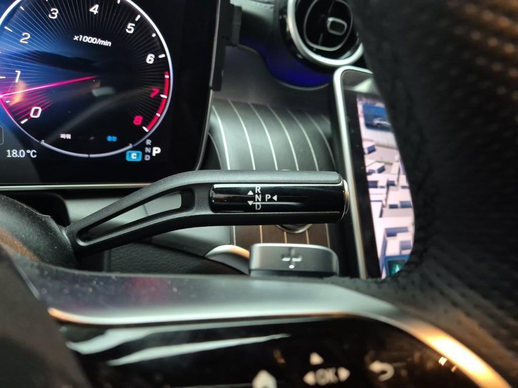 Mercedes Benz GLC Class - Vista 8