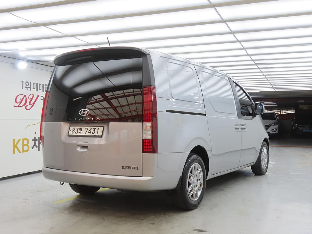 HYUNDAI Staria - Vista 4