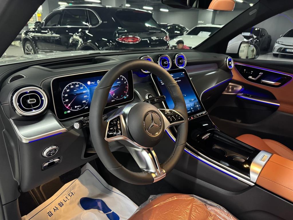 Mercedes Benz GLC Class - Vista 5