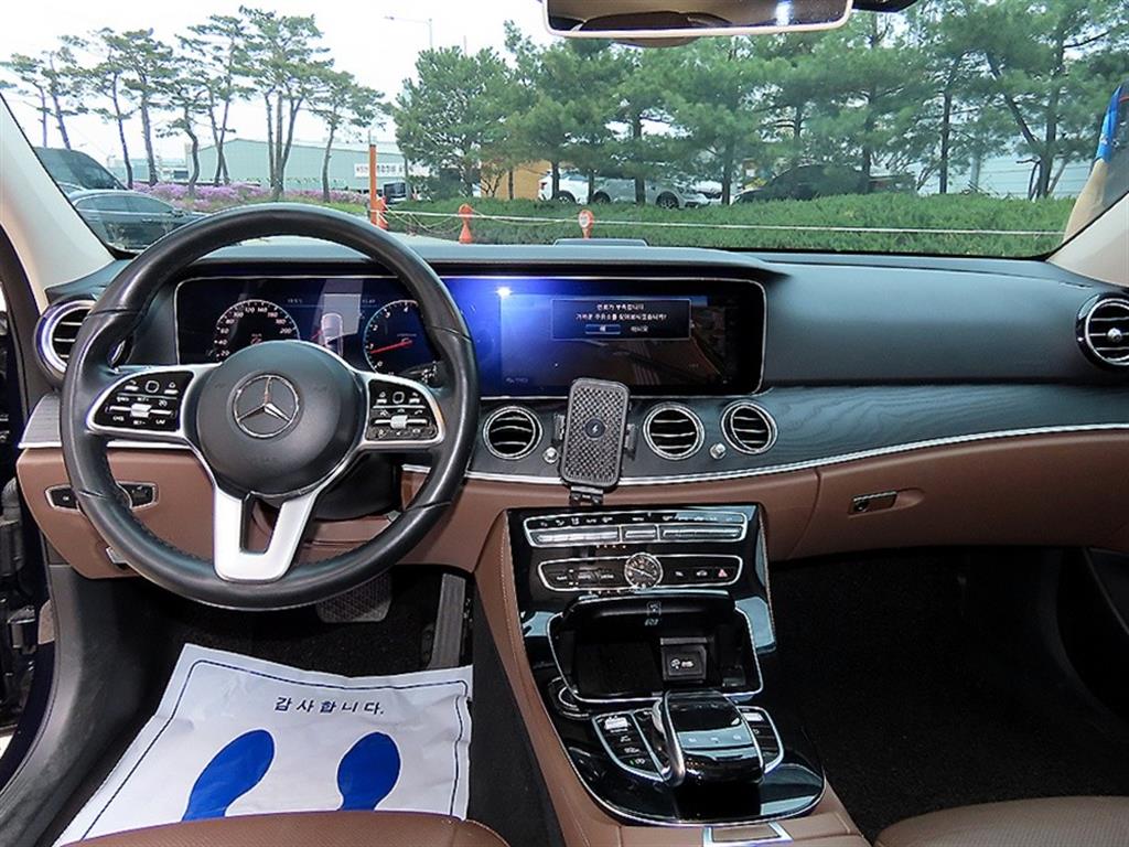 Mercedes Benz E class - Vista 7