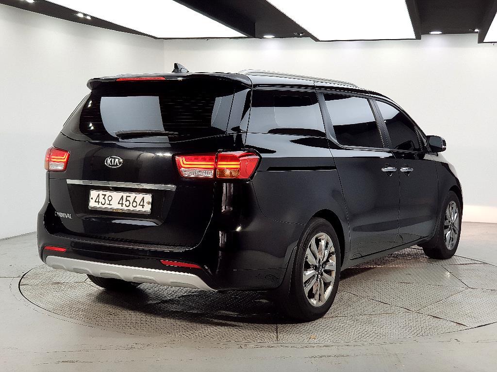 KIA Carnival - Vista 4