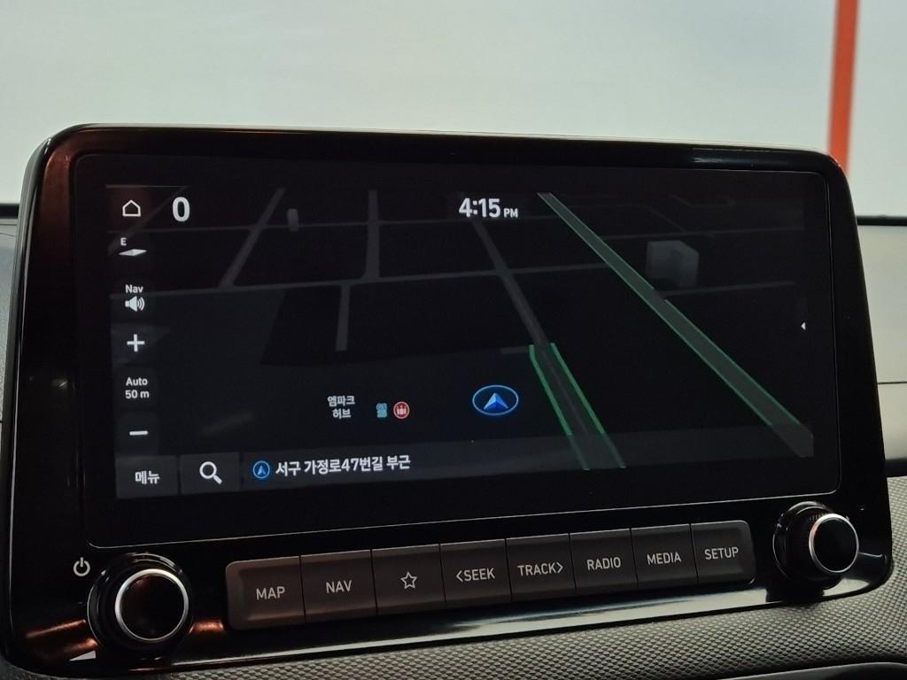 HYUNDAI Kona - Vista 7