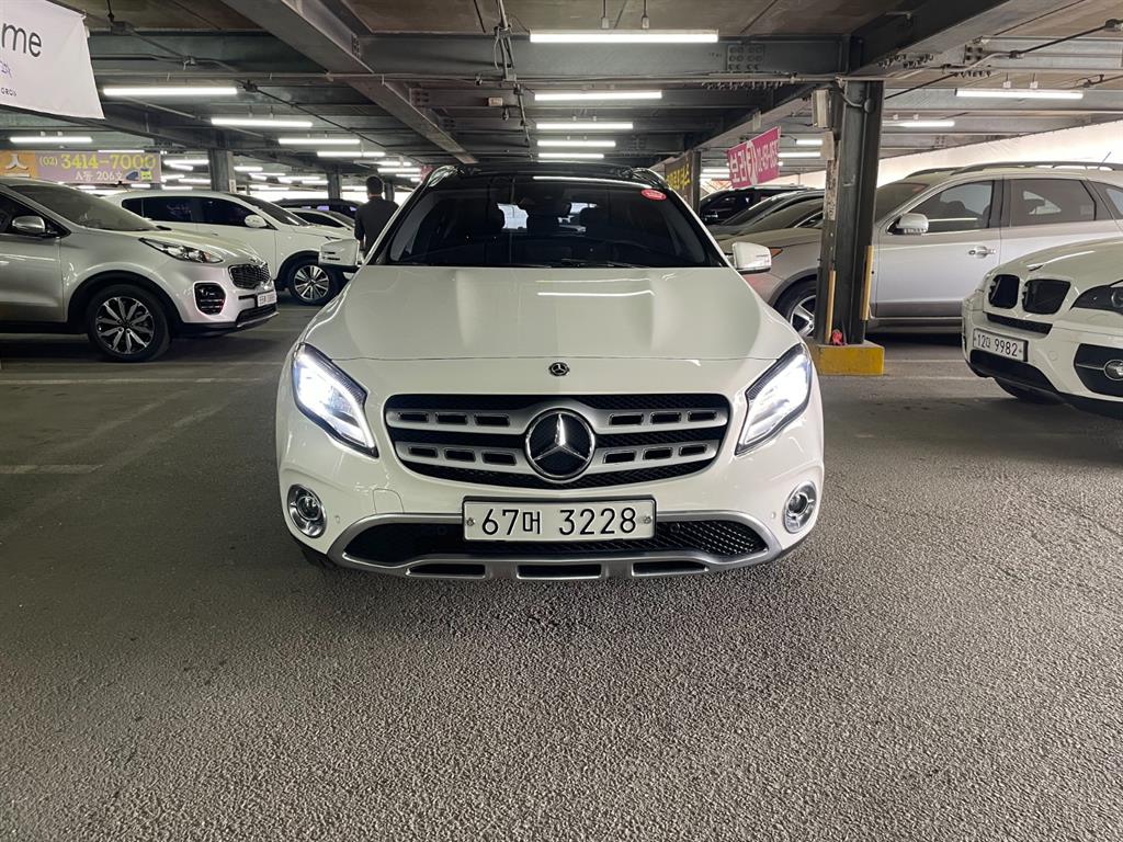 Mercedes Benz GLA Class 2019 Blanco - Importación desde Corea - HF Imports Iquique - Foto 1