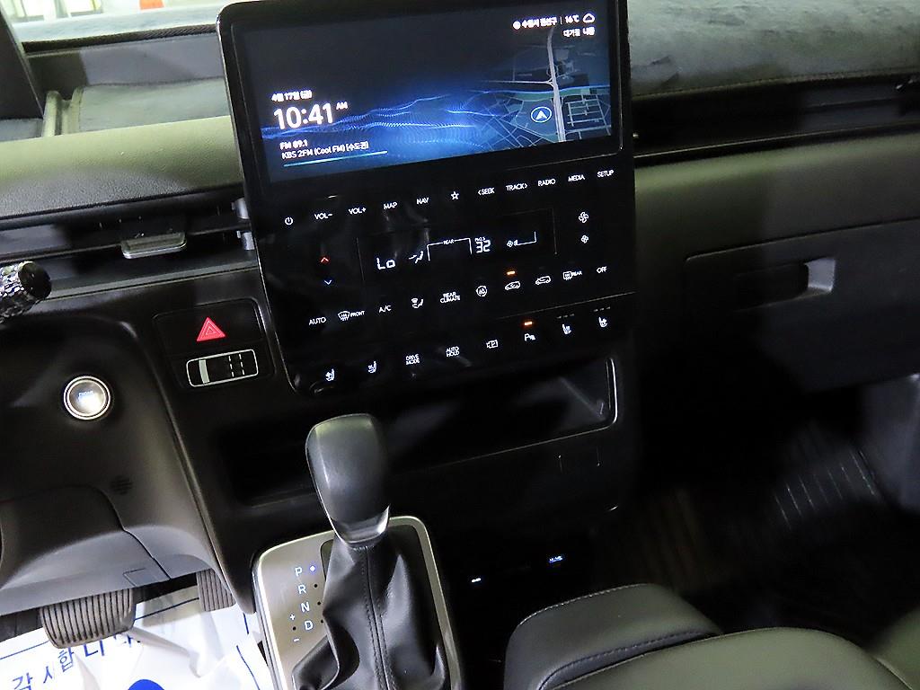 HYUNDAI Staria - Vista 11