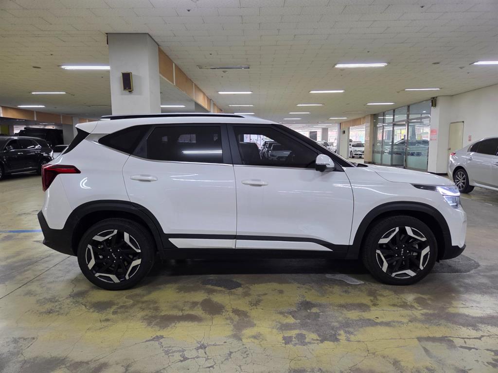 KIA Seltos - Vista 5