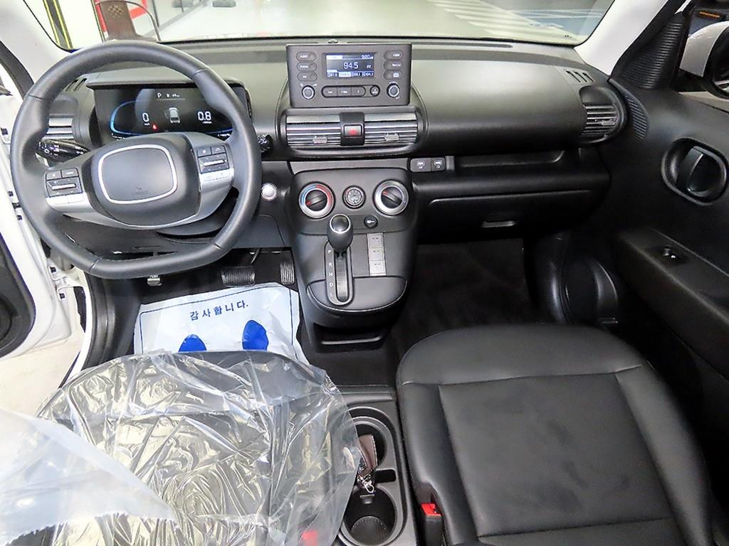HYUNDAI Casper - Vista 10