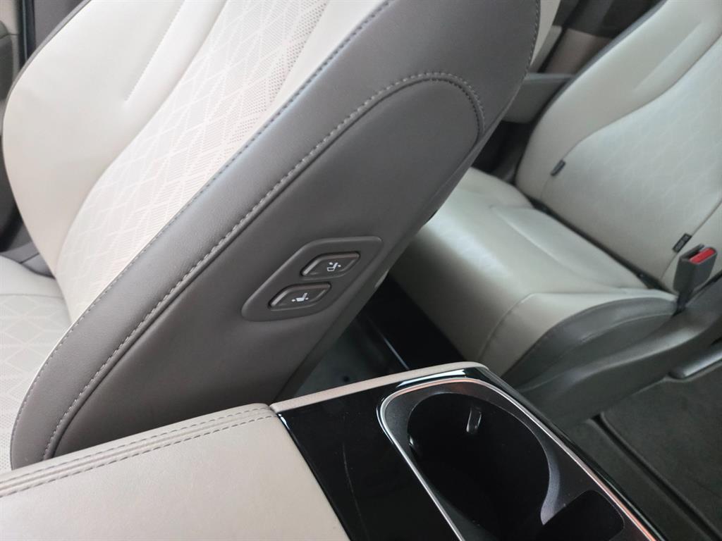 KIA Carnival - Vista 12