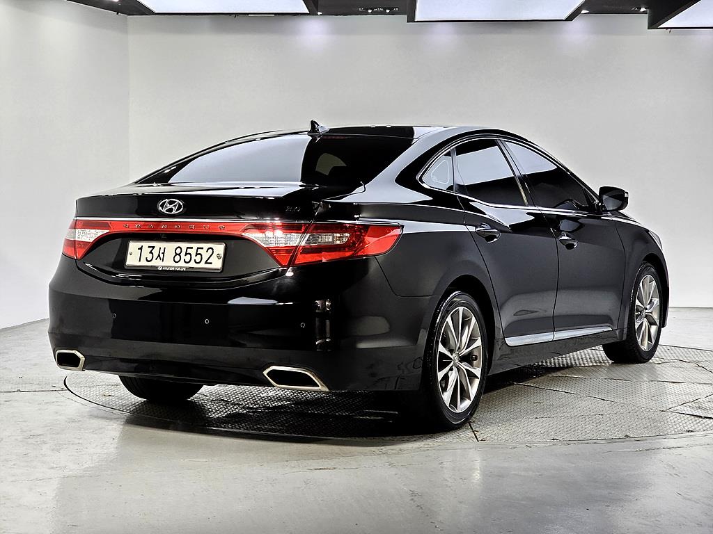 HYUNDAI Grandeur - Vista 4