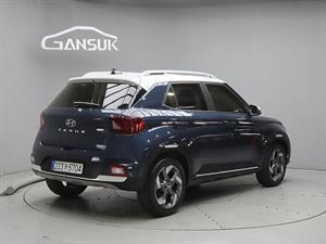 HYUNDAI Venue - Vista 8