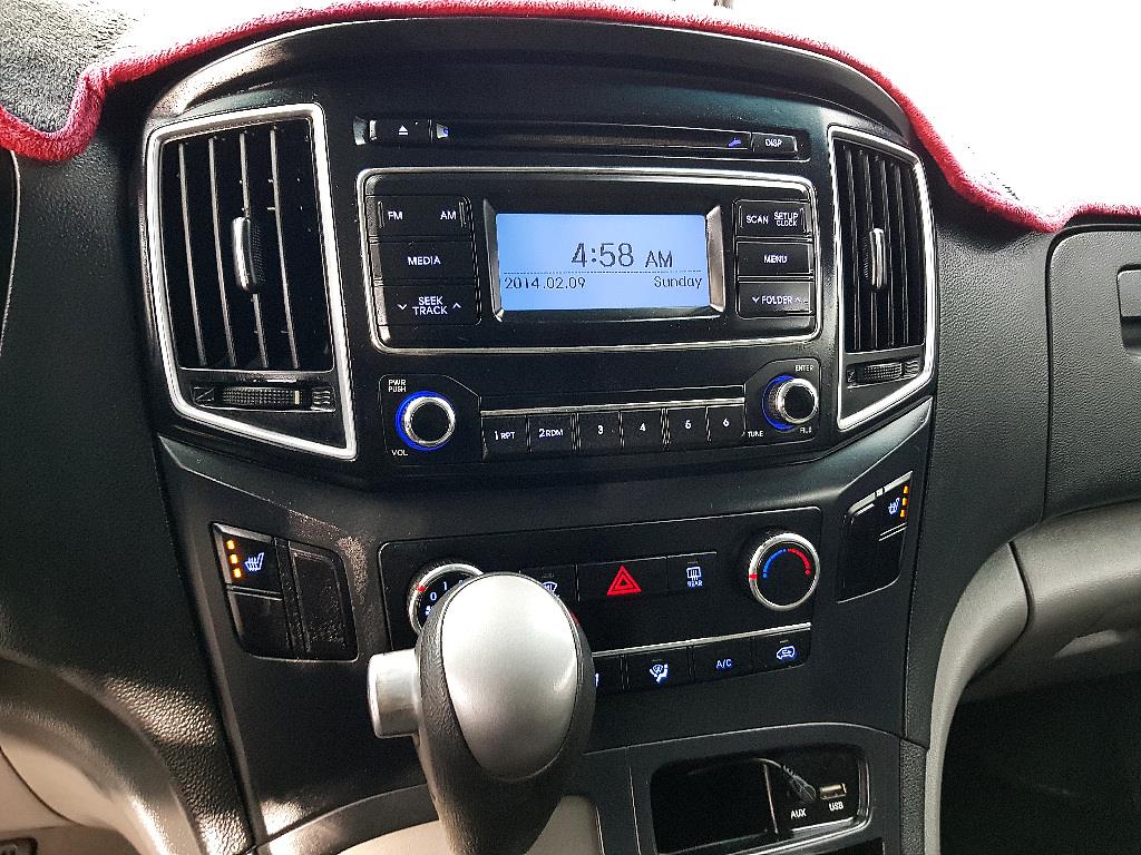 HYUNDAI Starex - Vista 12