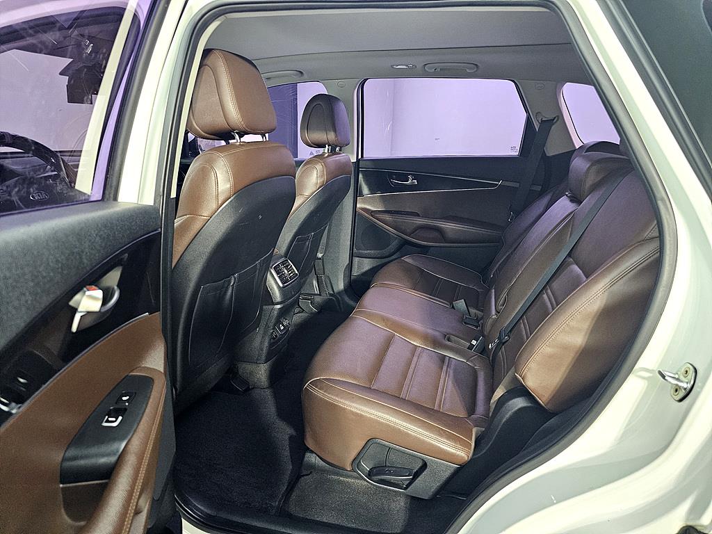 KIA Sorento - Vista 9